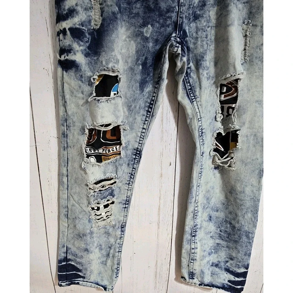 Switch Remarkable 44x32 Destroyed Patched Painted Stretch‎ Jeans